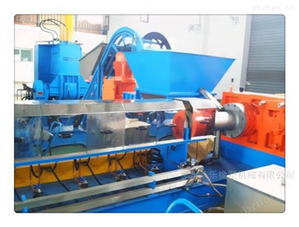 汽车内饰片材挤出机,塑料挤机（图示）